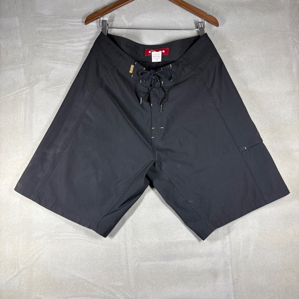 Vintage Y2K Oakley Mens Black Board Shorts‎ Size 34 Lace Up Cargo Pocket Stretch